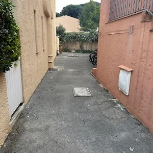 Appartement Superbe Emplacement , Terrasse Et Parking!, Saint-Tropez